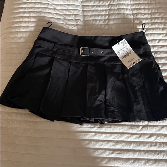 NWT Zara Pleated skirt - Picture 2 of 4